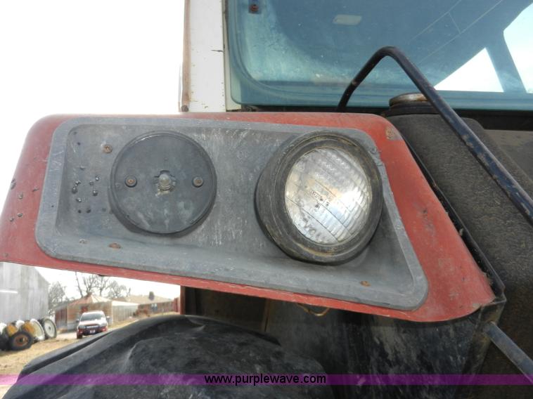 image for item A3898 1976 International 1086 tractor