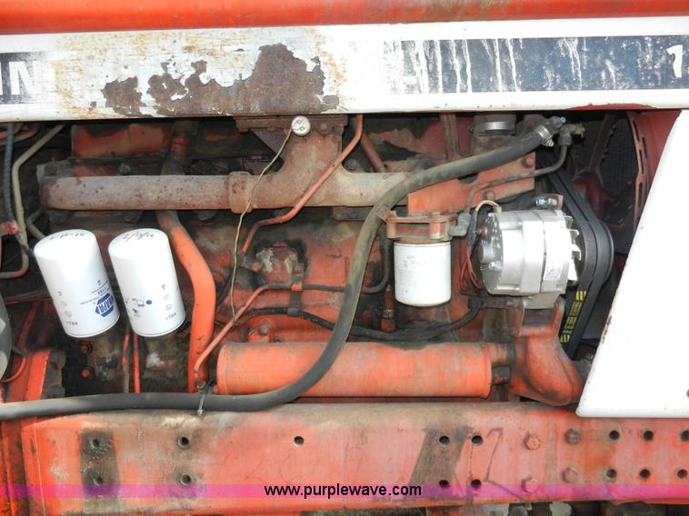 image for item A3898 1976 International 1086 tractor