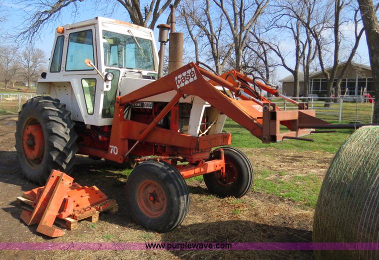 image for item B4606 1976 Case 970 tractor