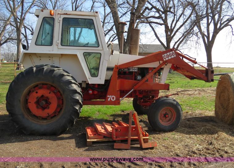 image for item B4606 1976 Case 970 tractor