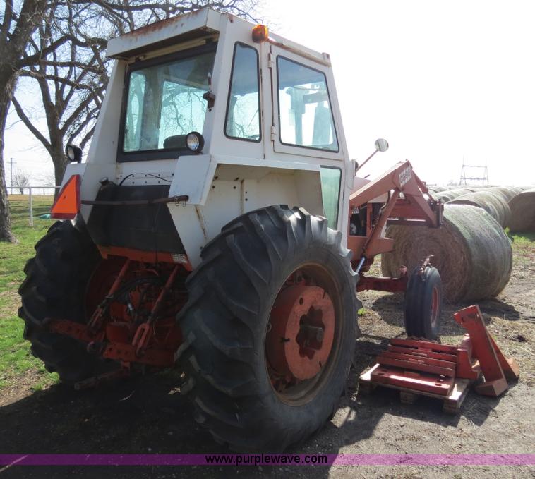 image for item B4606 1976 Case 970 tractor