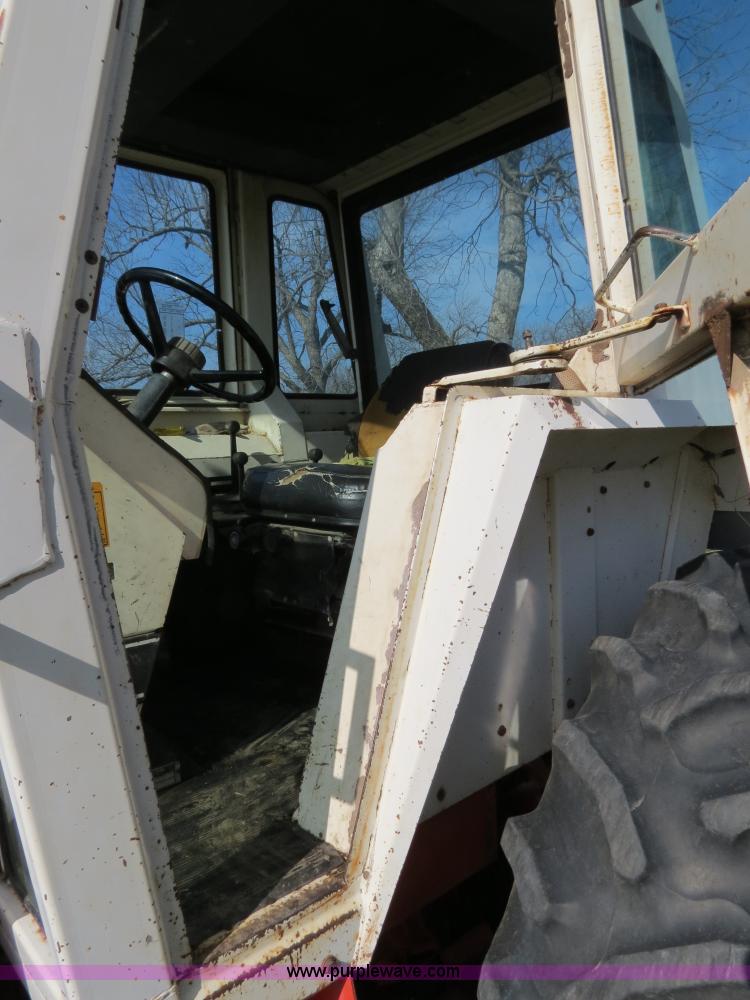 image for item B4606 1976 Case 970 tractor