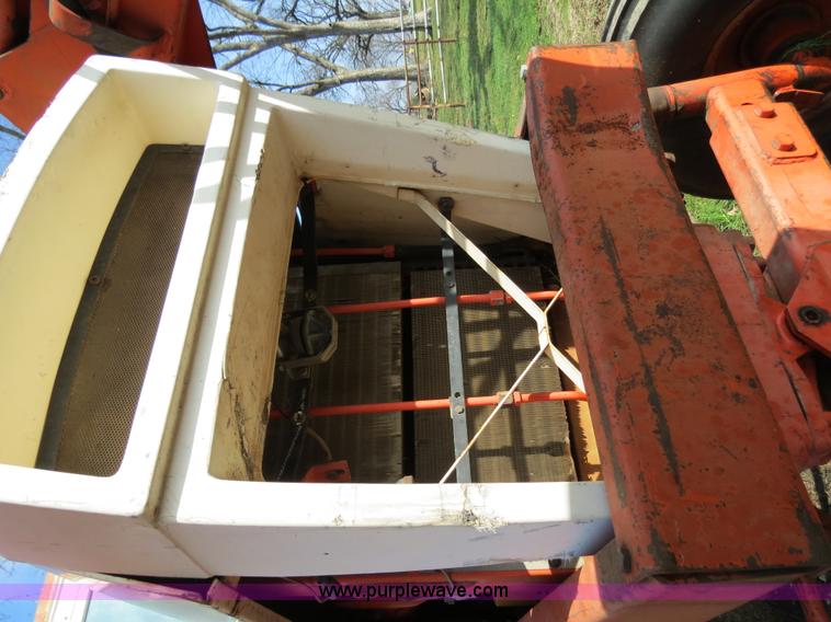 image for item B4606 1976 Case 970 tractor