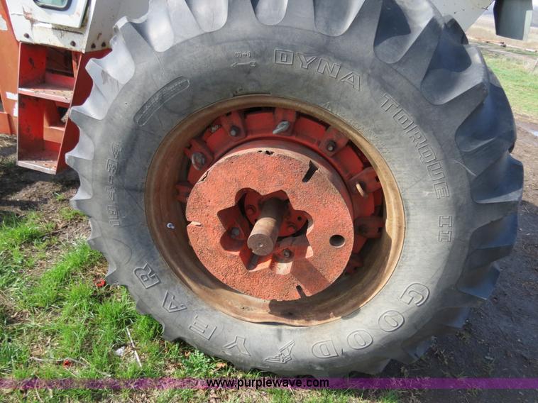 image for item B4606 1976 Case 970 tractor