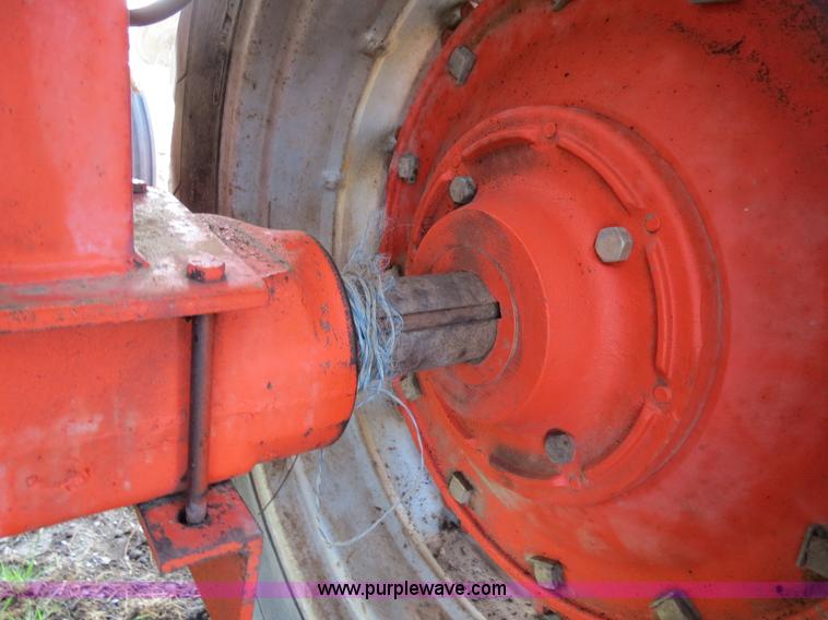 image for item B4606 1976 Case 970 tractor