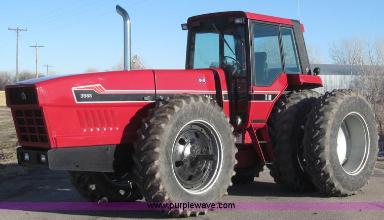 image for item B5338 1979 International 3588 MFWD tractor