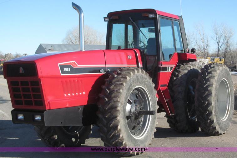 image for item B5338 1979 International 3588 MFWD tractor
