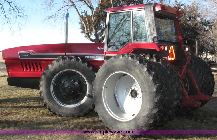 image for item B5338 1979 International 3588 MFWD tractor