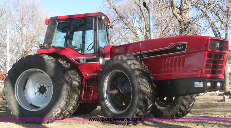 image for item B5338 1979 International 3588 MFWD tractor