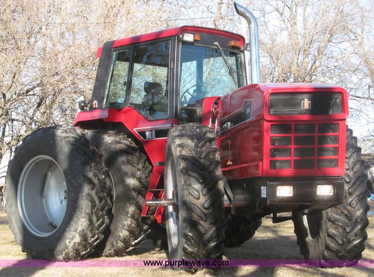 image for item B5338 1979 International 3588 MFWD tractor