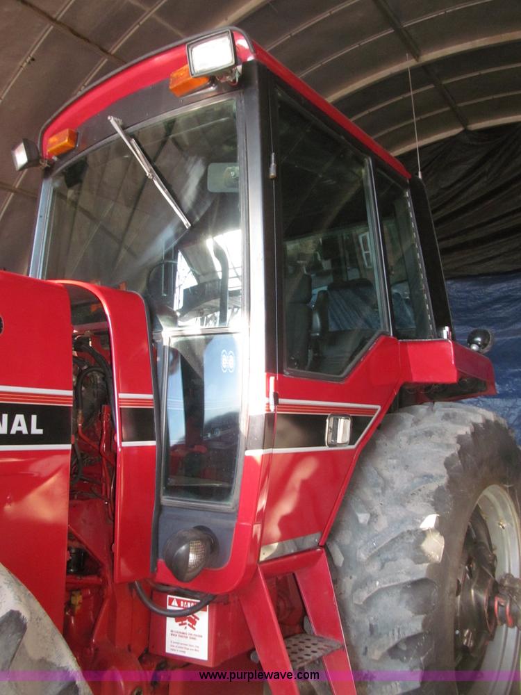 image for item B5338 1979 International 3588 MFWD tractor