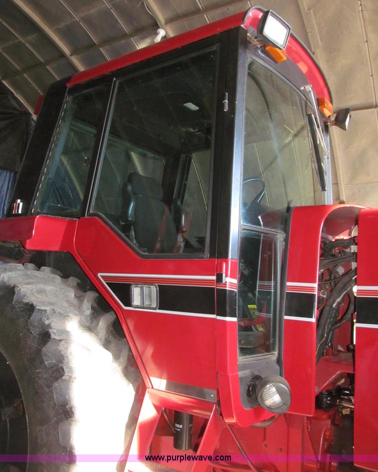 image for item B5338 1979 International 3588 MFWD tractor