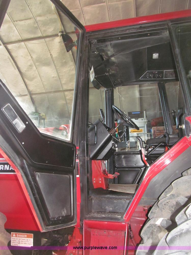 image for item B5338 1979 International 3588 MFWD tractor