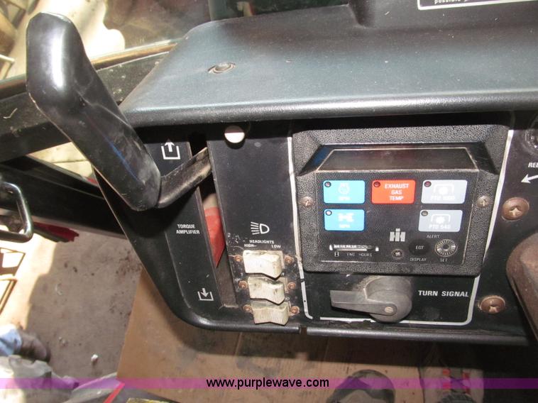 image for item B5338 1979 International 3588 MFWD tractor