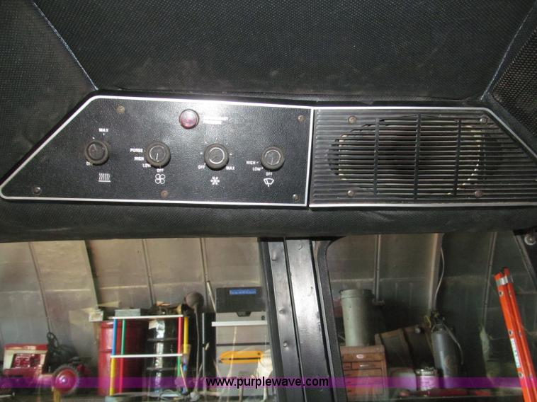 image for item B5338 1979 International 3588 MFWD tractor