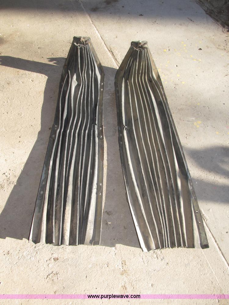 image for item B5338 1979 International 3588 MFWD tractor