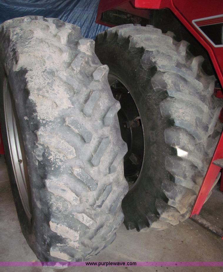 image for item B5338 1979 International 3588 MFWD tractor