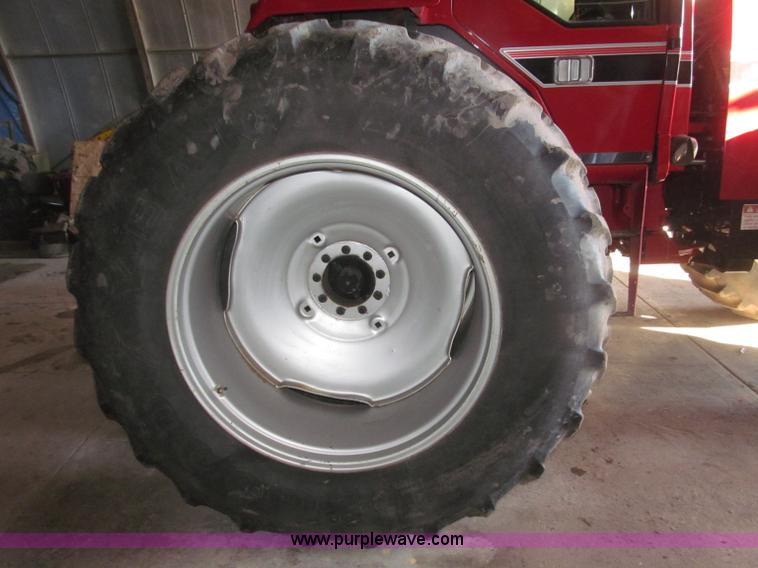 image for item B5338 1979 International 3588 MFWD tractor