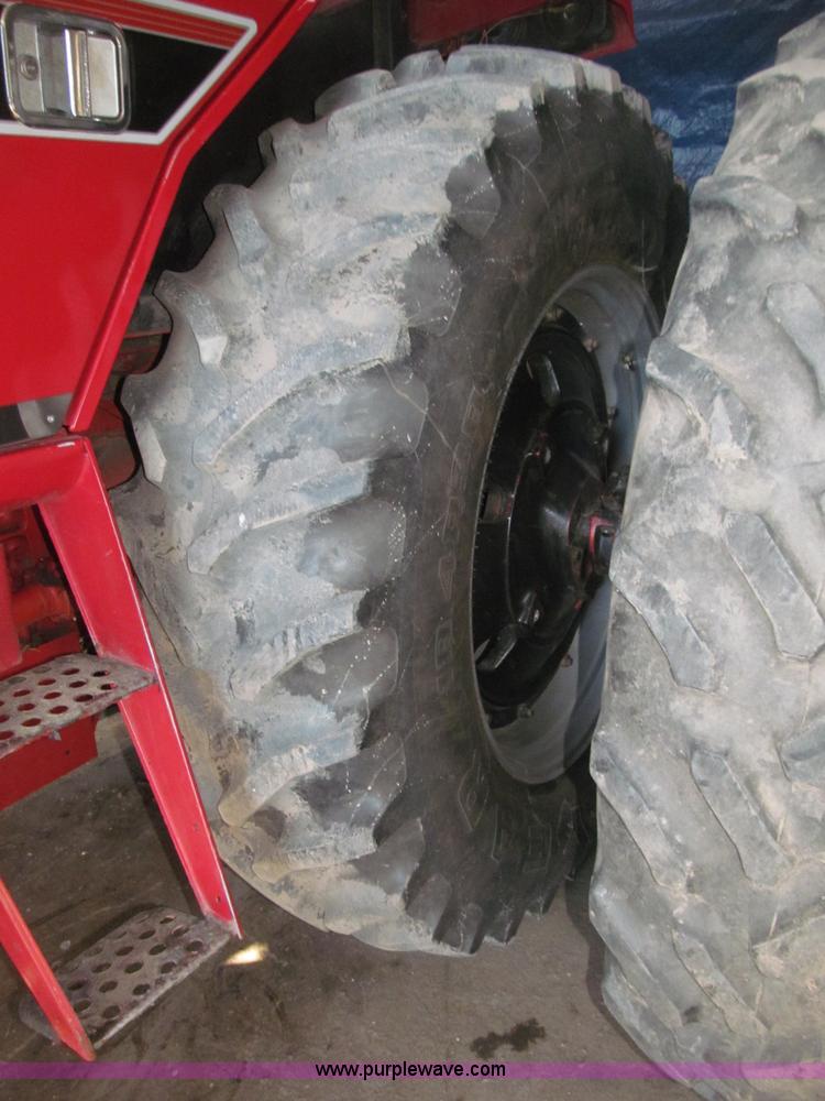 image for item B5338 1979 International 3588 MFWD tractor