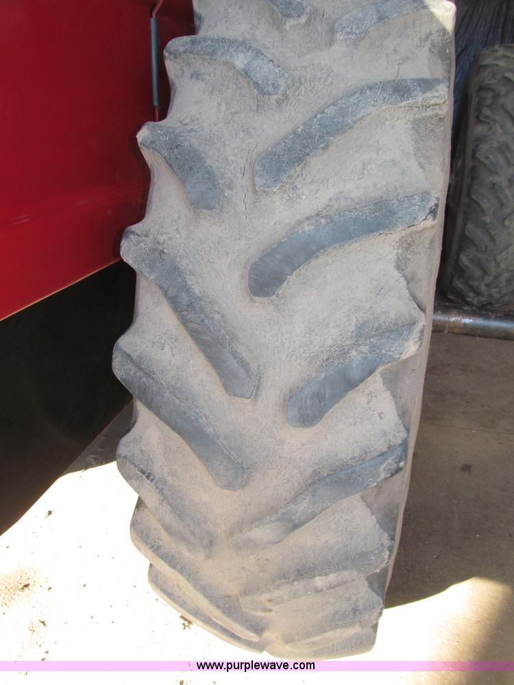 image for item B5338 1979 International 3588 MFWD tractor