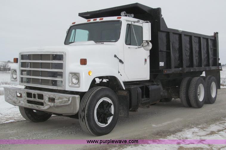 image for item B5347 1978 International F2554 dump truck