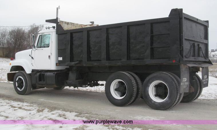 image for item B5347 1978 International F2554 dump truck