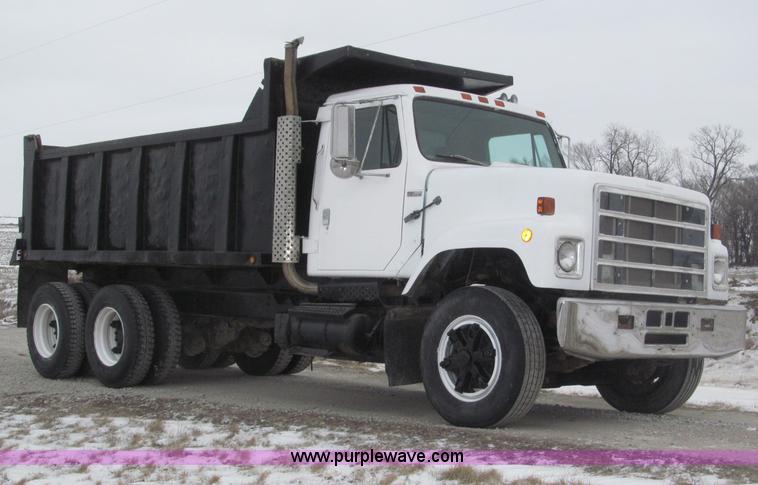 image for item B5347 1978 International F2554 dump truck