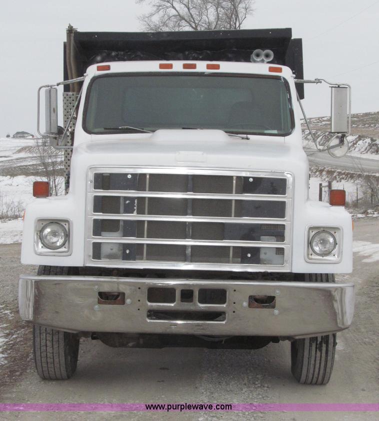 image for item B5347 1978 International F2554 dump truck