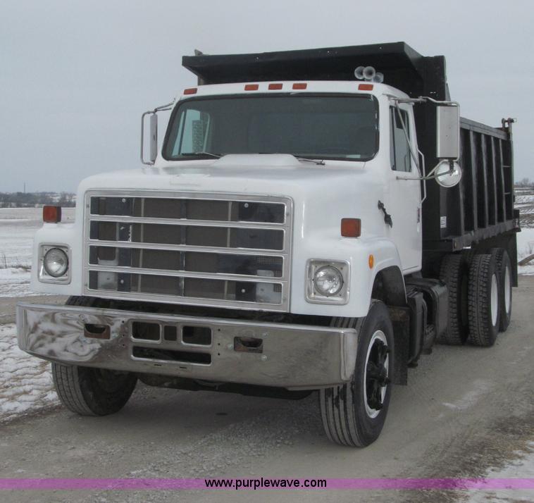 image for item B5347 1978 International F2554 dump truck