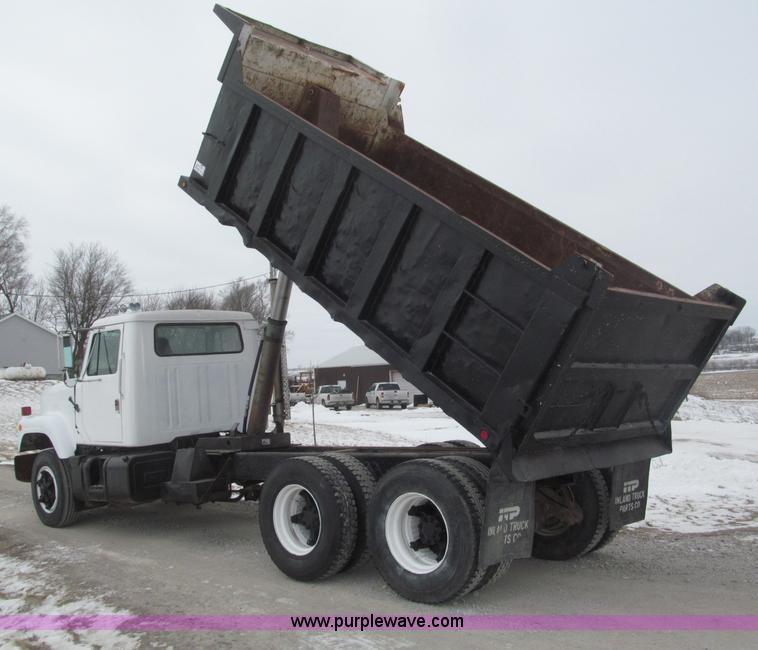 image for item B5347 1978 International F2554 dump truck