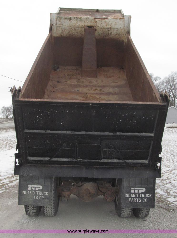image for item B5347 1978 International F2554 dump truck