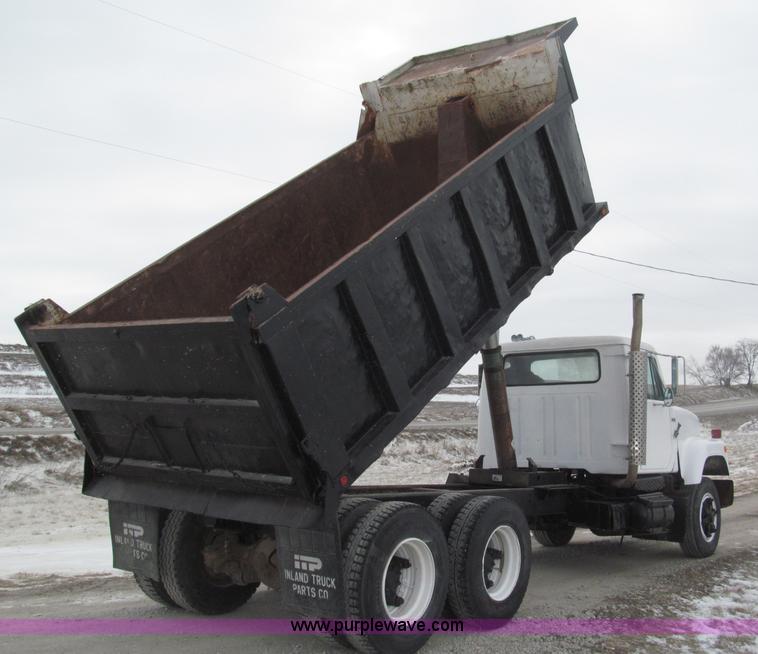 image for item B5347 1978 International F2554 dump truck