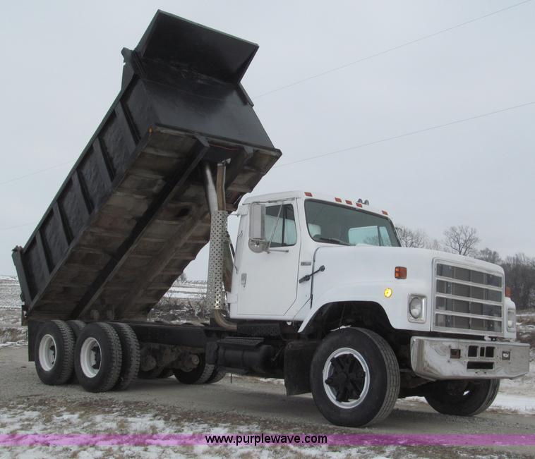 image for item B5347 1978 International F2554 dump truck