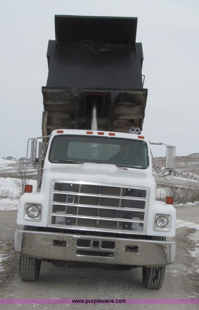 image for item B5347 1978 International F2554 dump truck