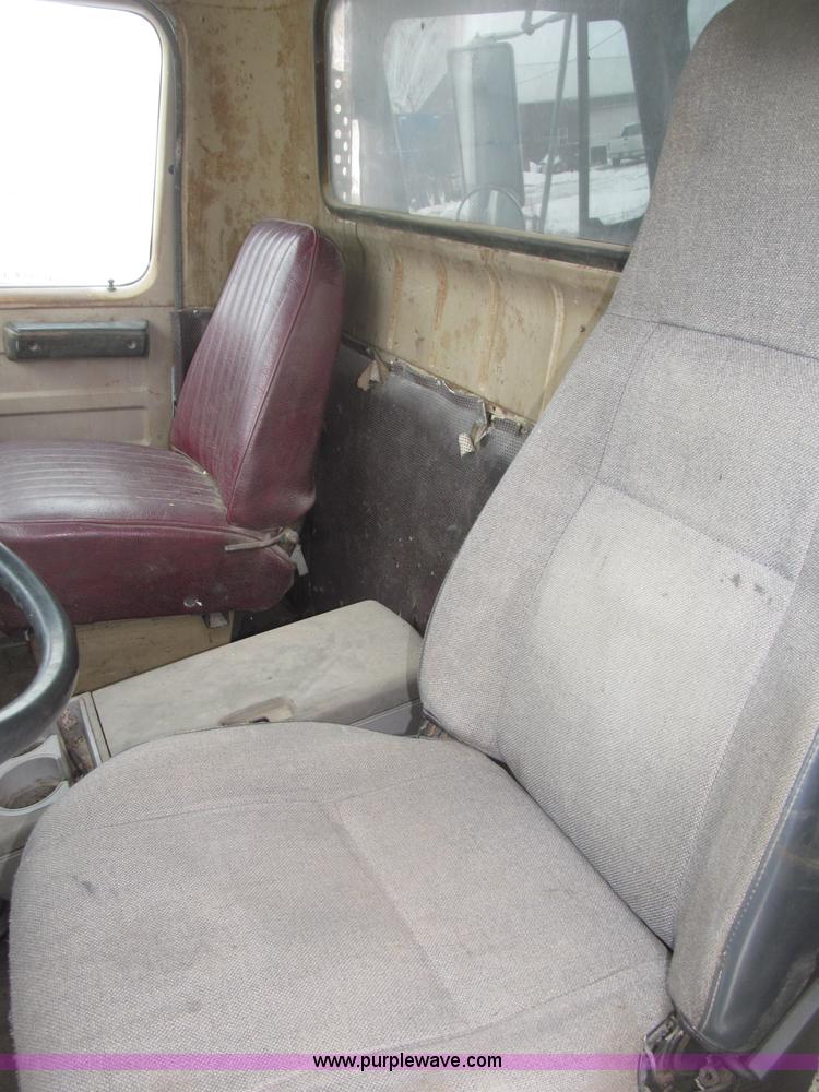 image for item B5347 1978 International F2554 dump truck