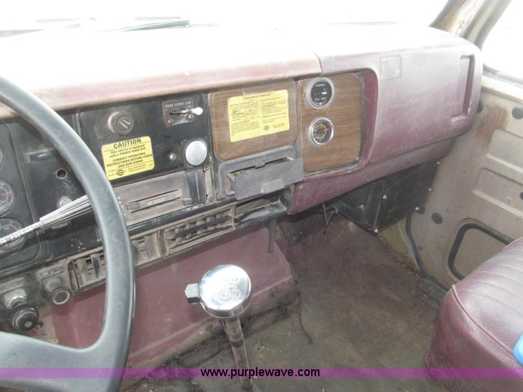 image for item B5347 1978 International F2554 dump truck