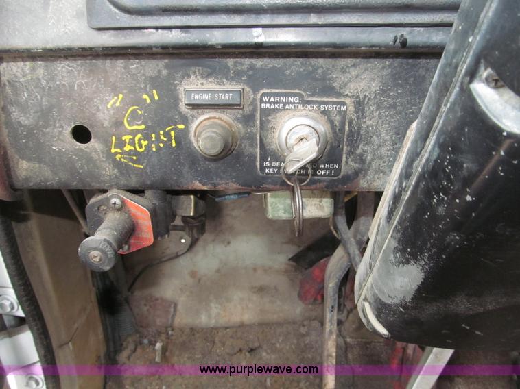 image for item B5347 1978 International F2554 dump truck