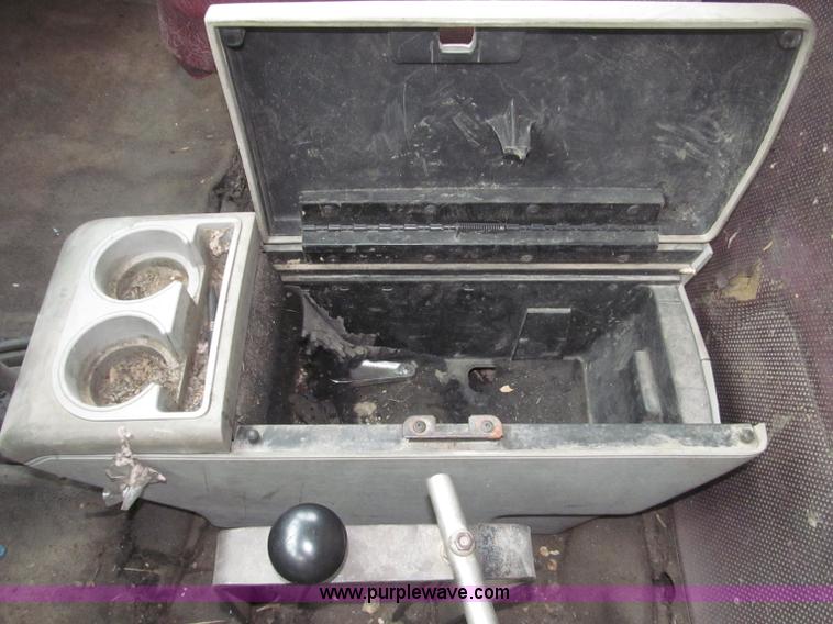 image for item B5347 1978 International F2554 dump truck