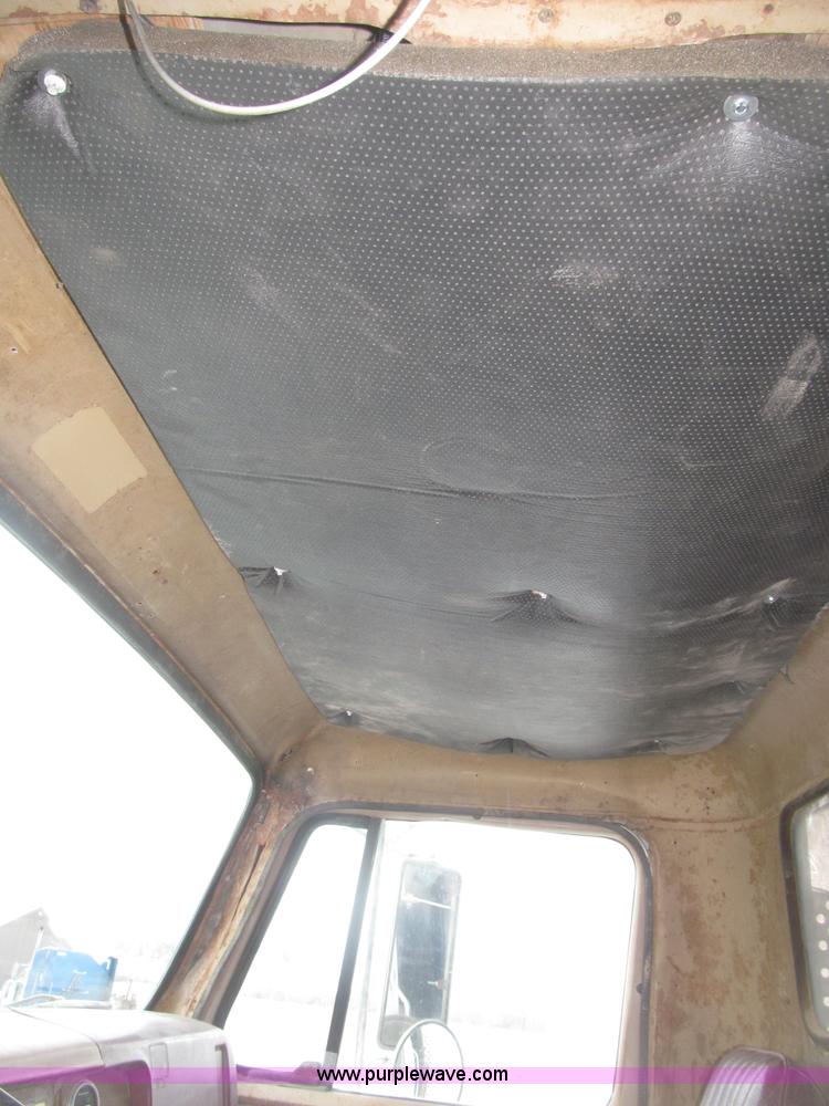 image for item B5347 1978 International F2554 dump truck