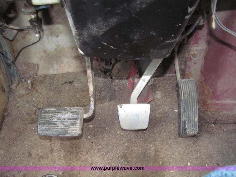 image for item B5347 1978 International F2554 dump truck