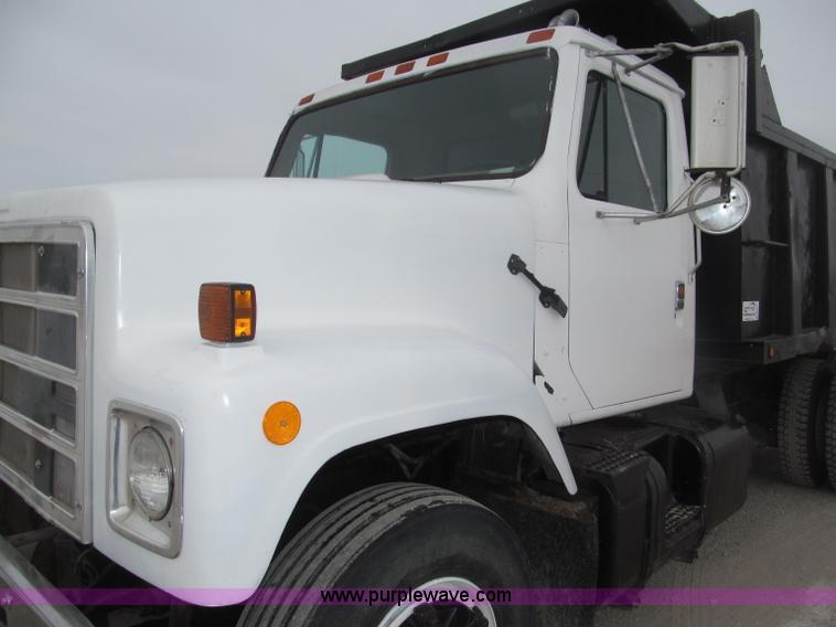 image for item B5347 1978 International F2554 dump truck