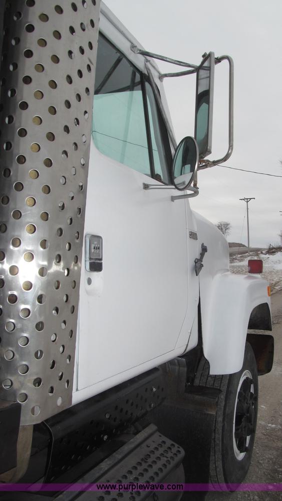 image for item B5347 1978 International F2554 dump truck