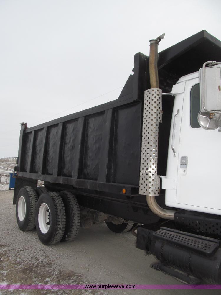 image for item B5347 1978 International F2554 dump truck