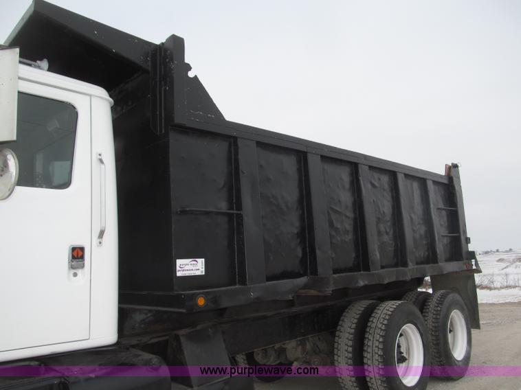 image for item B5347 1978 International F2554 dump truck
