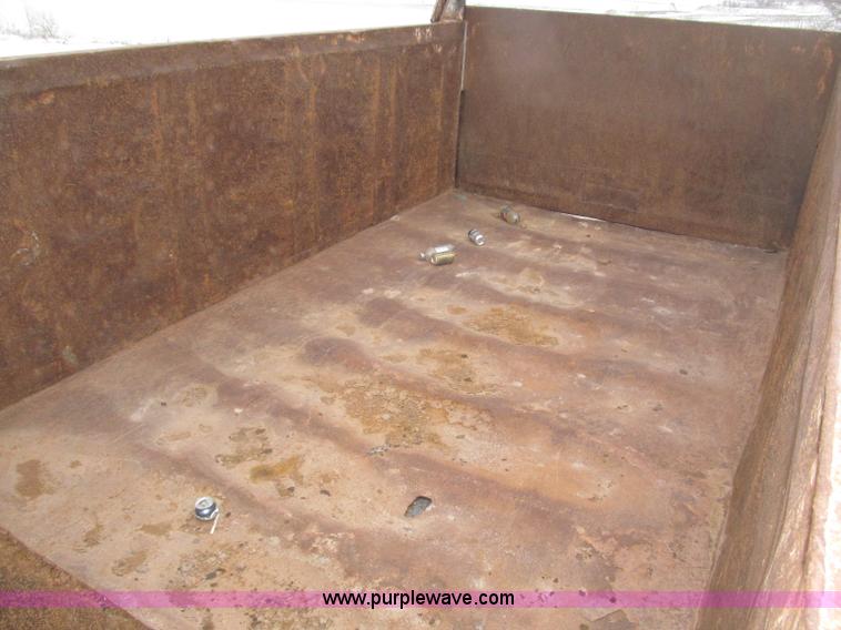 image for item B5347 1978 International F2554 dump truck