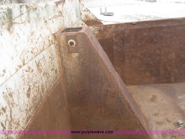 image for item B5347 1978 International F2554 dump truck