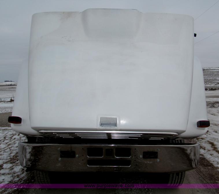 image for item B5347 1978 International F2554 dump truck