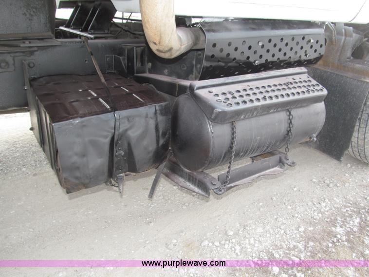 image for item B5347 1978 International F2554 dump truck