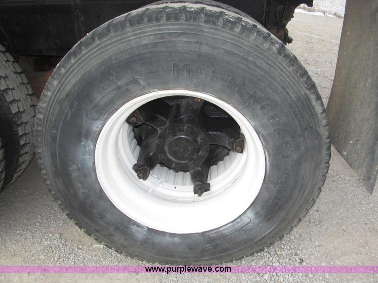 image for item B5347 1978 International F2554 dump truck