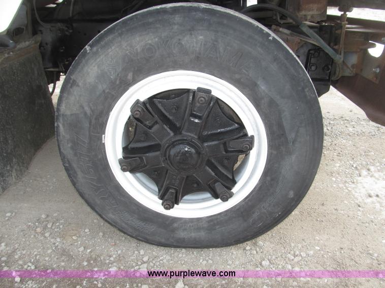 image for item B5347 1978 International F2554 dump truck